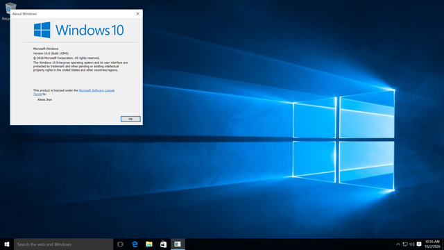 Windows 10 RTM (1507) desktop, showing the Winver prompt.