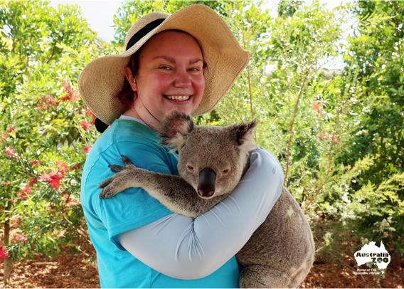 I’m holding a koala!!