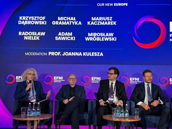 Uczestnicy debaty „Zagrożenia, które nie śpią: bezpieczeństwo w sieci wspólną odpowiedzialnością”, która odbyła się w ramach Europejskiego Forum Nowych Idei.